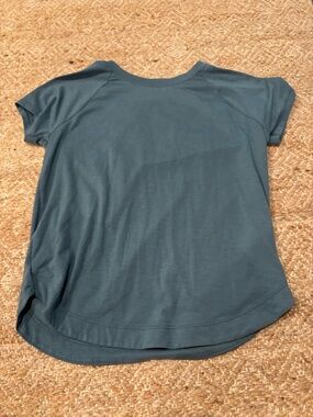 Athleta girl tee